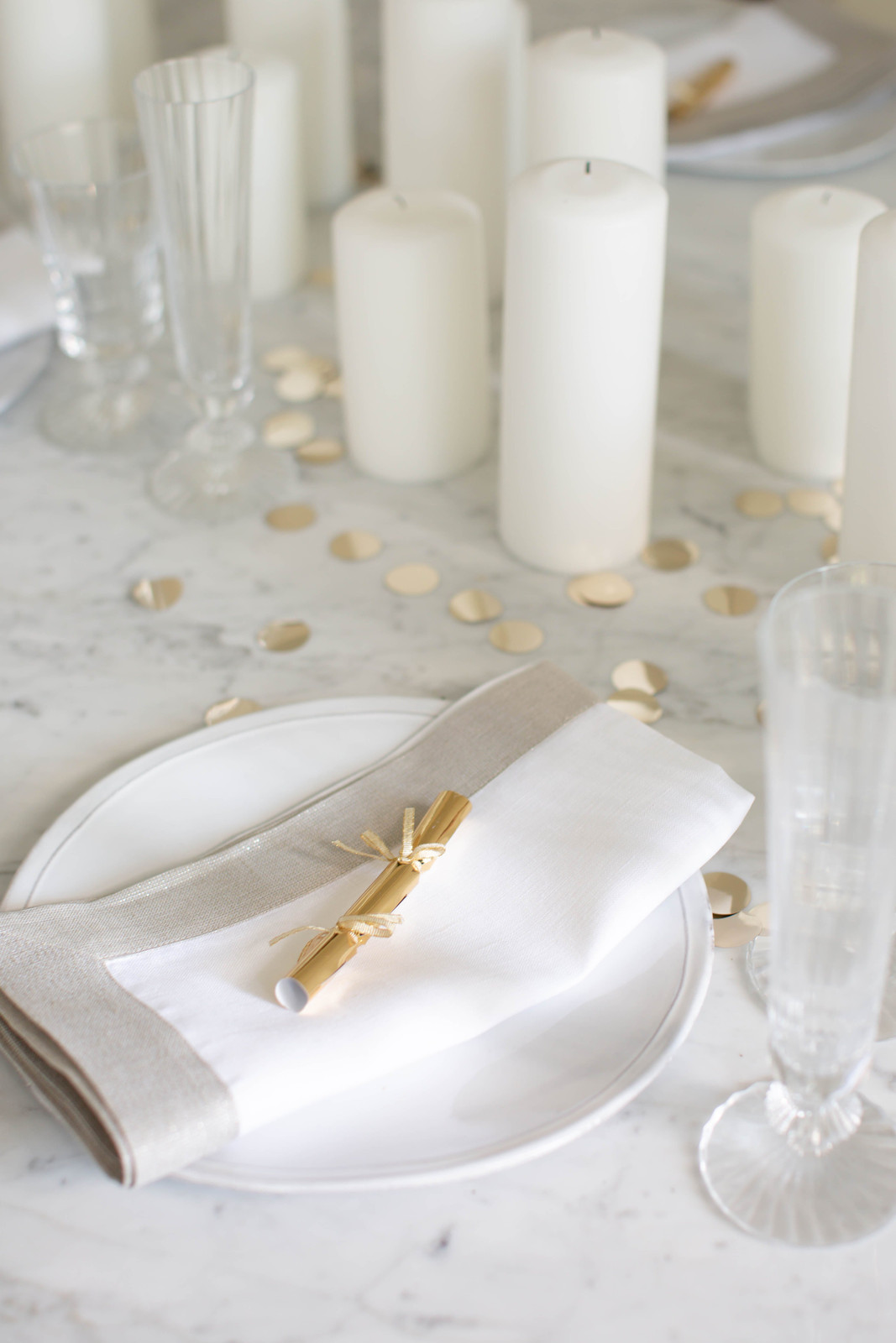 Minimalist New Year's Eve Table Setting in White, Gold, and Beige — New Years Eve Table Decor