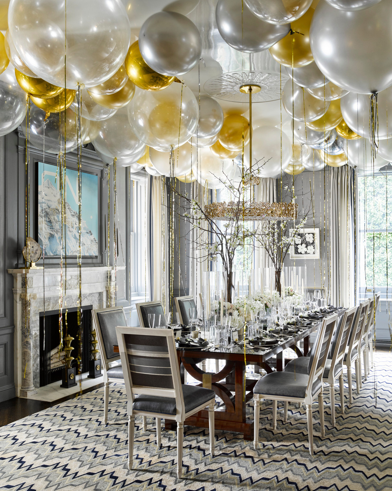 Fill the Ceiling with Gold and Silver Balloons for a Festive Dining Room Fill the Ceiling with Gold and Silver Balloons for a Festive Dining Room — Gold New Years Eve Decor