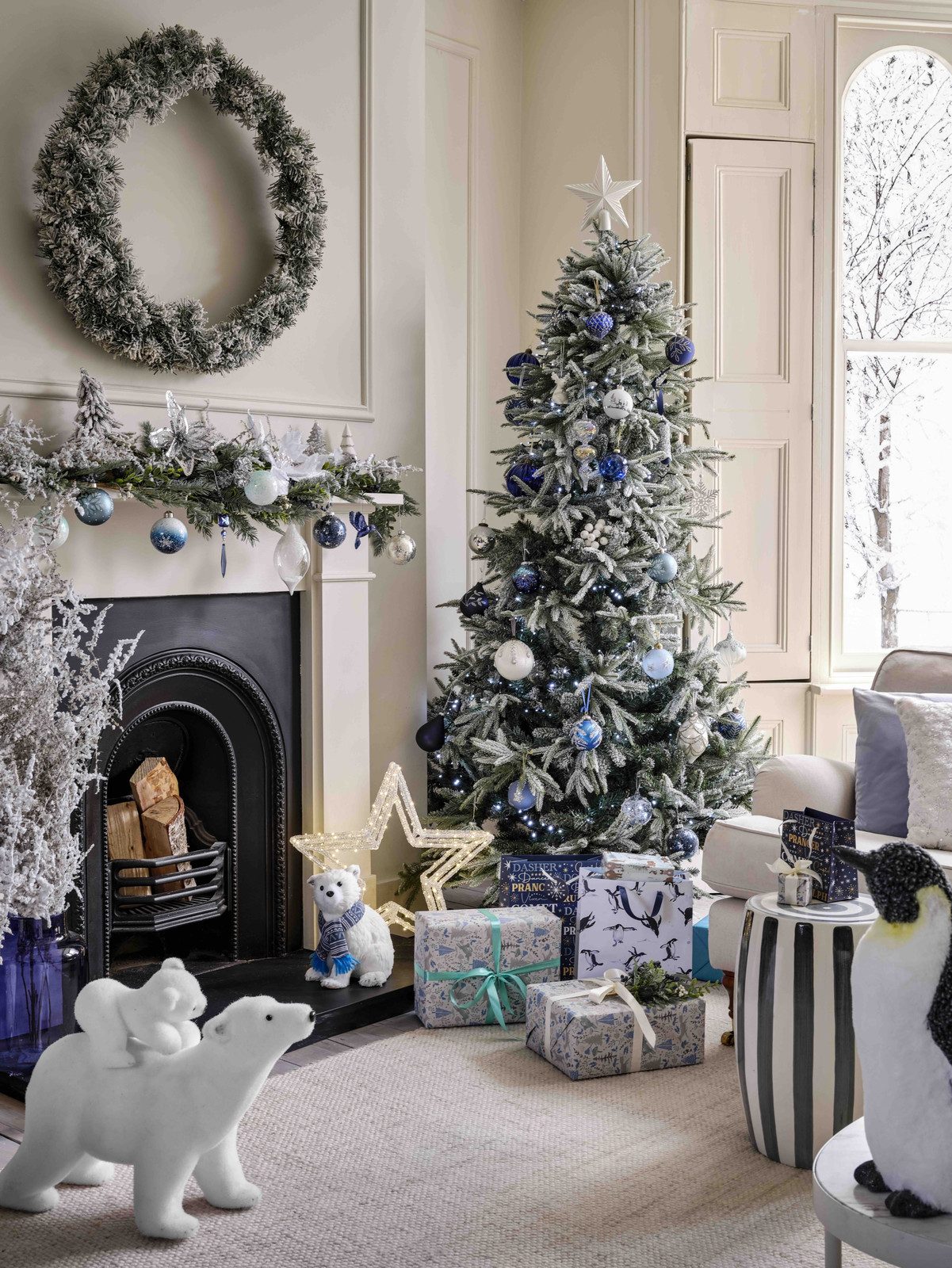Wide Room Shot Traditional Living Room with Blue and Silver Tree and Wreath Wide Room Shot Traditional Living Room with Blue and Silver Tree and Wreath — Blue and Silver Christmas Tree