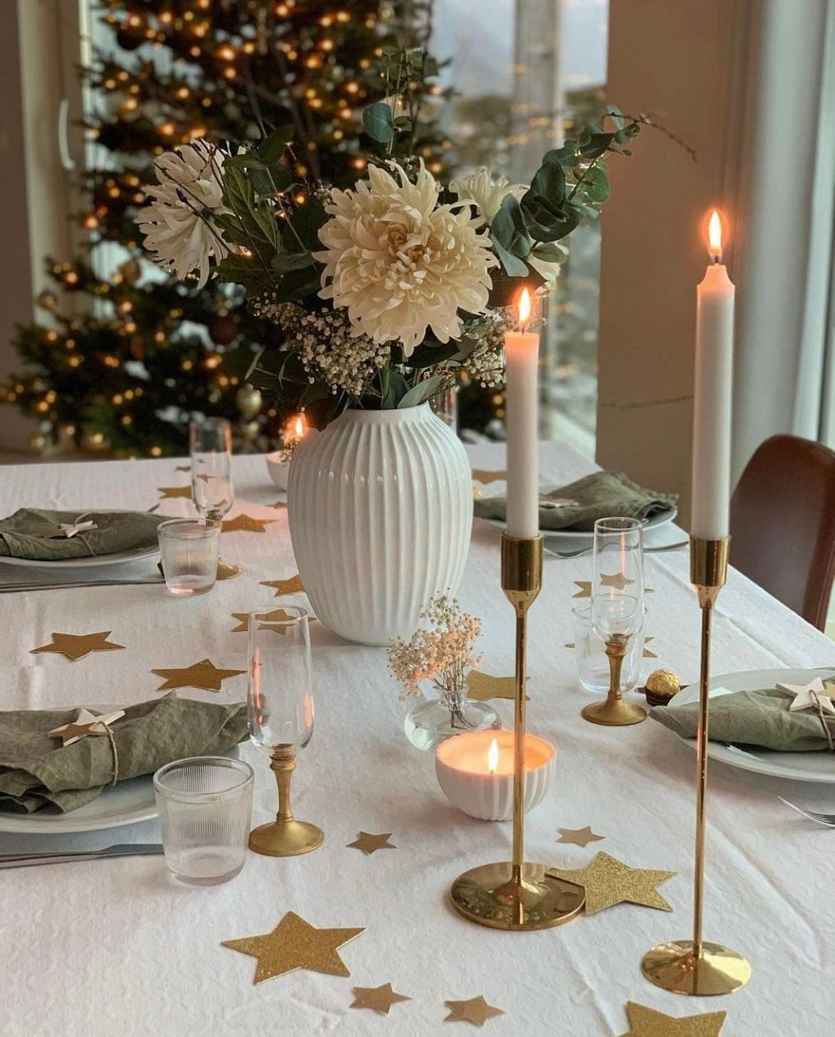 17 New Year's Eve Table Decoration Ideas For A Sparkling Start To 2026