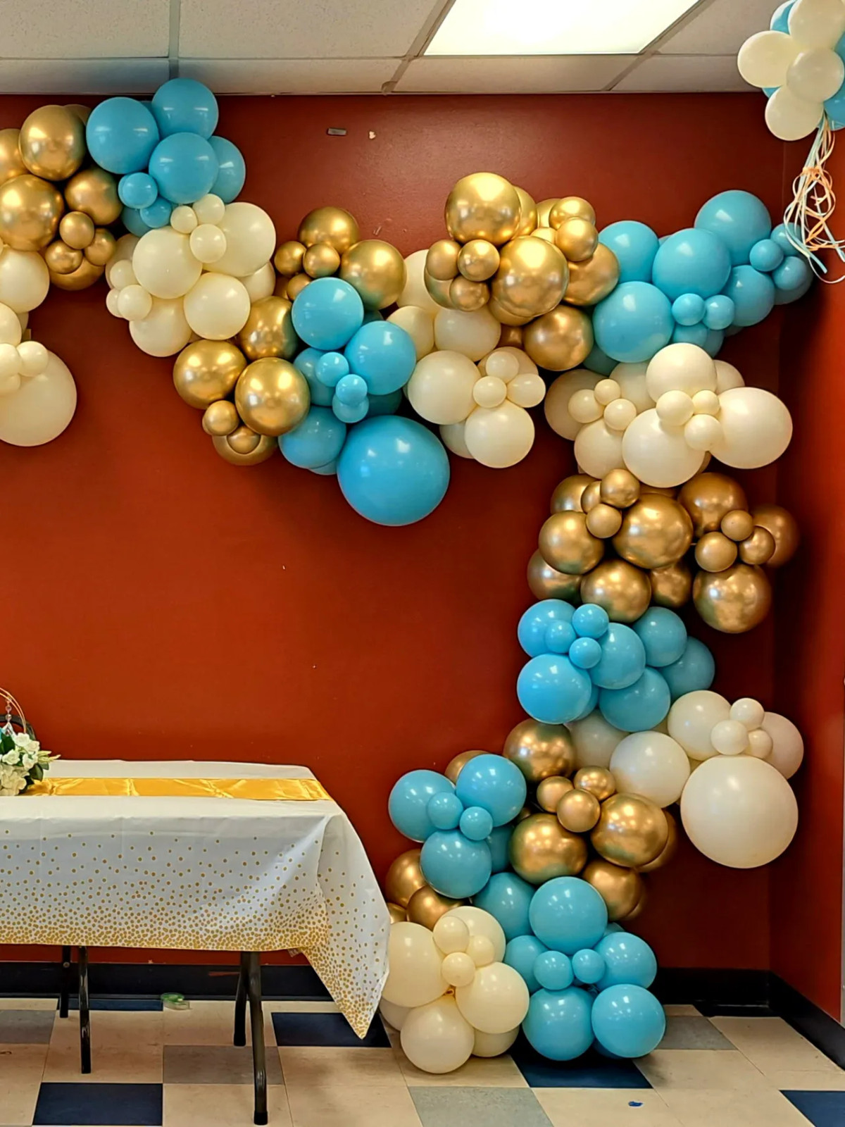 Modern Corner Balloon Garland in Teal, Gold, and Cream Modern Corner Balloon Garland in Teal, Gold, and Cream — New Years Eve Balloon Garland