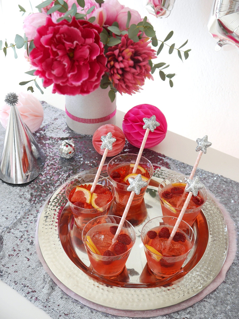 Glamorous Pink Cocktails with Sparkly Star Stirrers — New Years Eve Party Decor