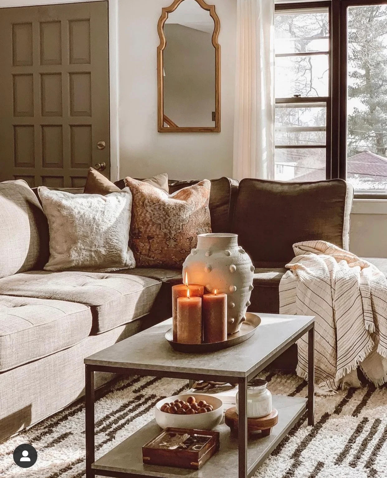 Cozy Traditional Hygge Living Room with Candles and Throws — Hygge Home Decor